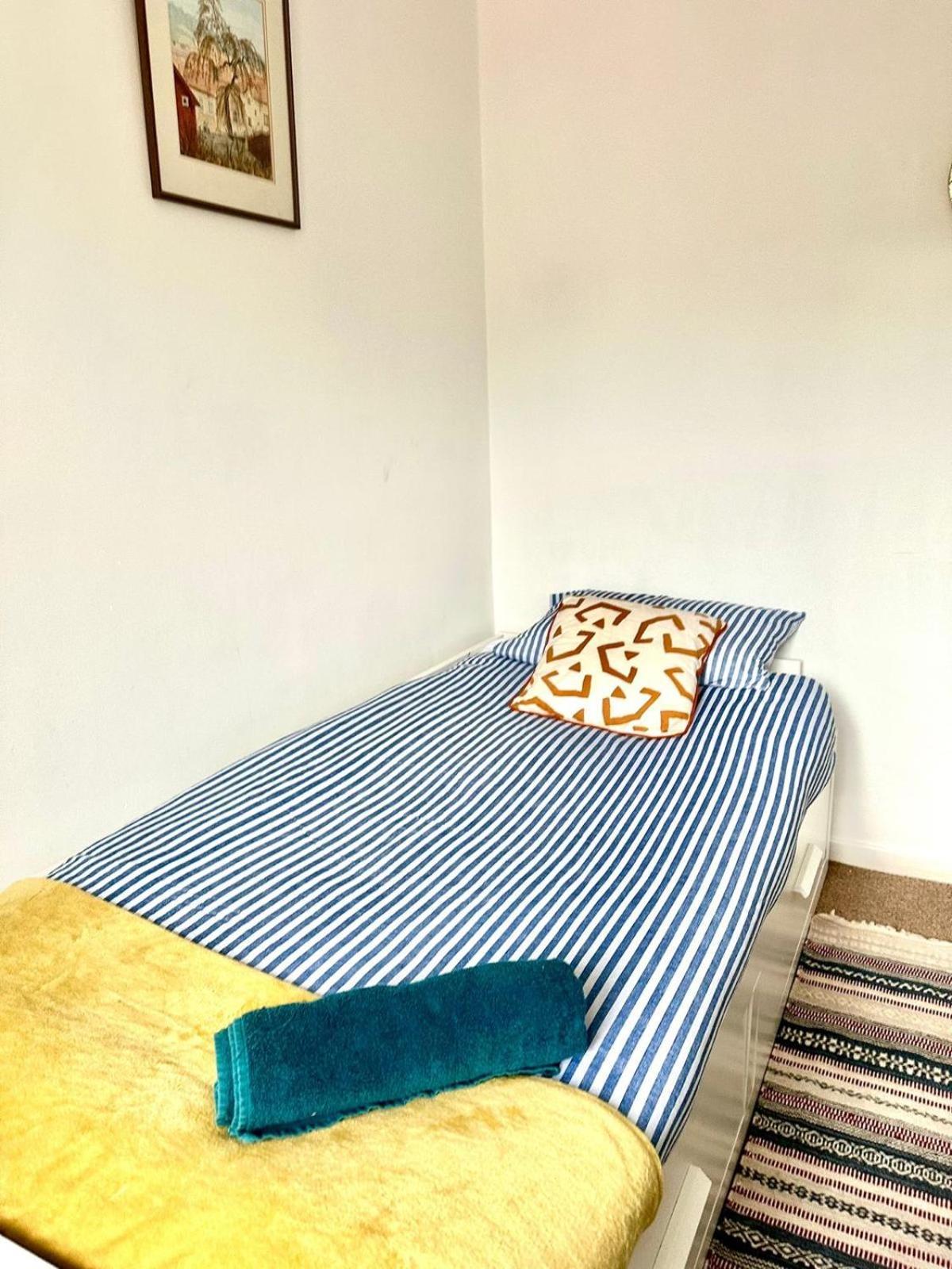 Home From Home Sleeps Seven Hastings Bagian luar foto